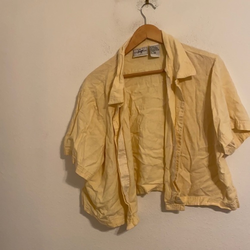 STUDIO EASE YELLOW BUTTON DOWN SHIRT SIZE 18W